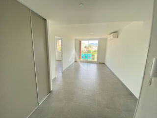 Appartement à louer 3 pièces 56 m²