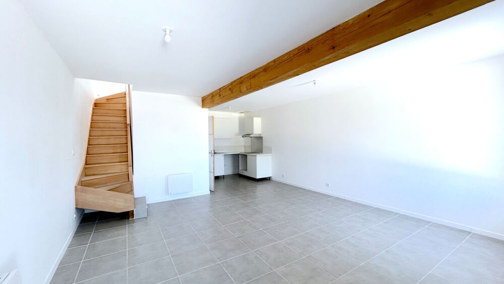 A LOUER MAISON DE TYPE 3 AVEC EXTERIEUR - SECTEUR PUGNAC
