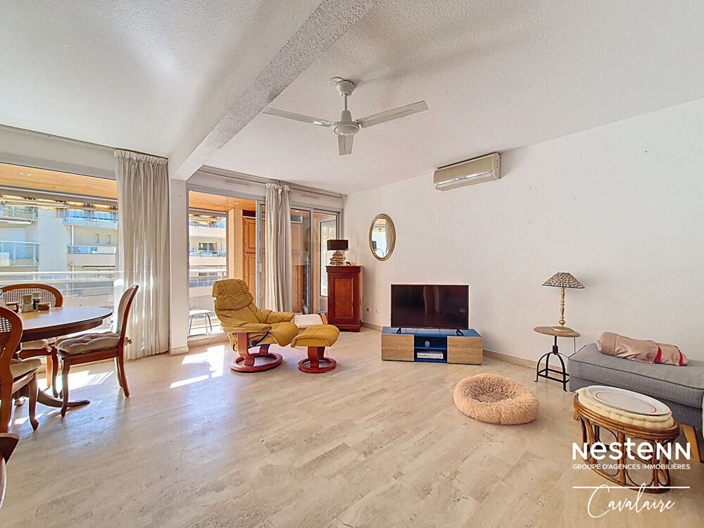 Dernier étage pour cet appartement au centre ville de Cavalaire-sur-Mer 4 pièces environ 100 m² avec 3 terrasses et stationnemen