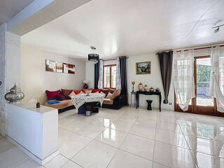  Maison � vendre 5 pi�ces 203 m�