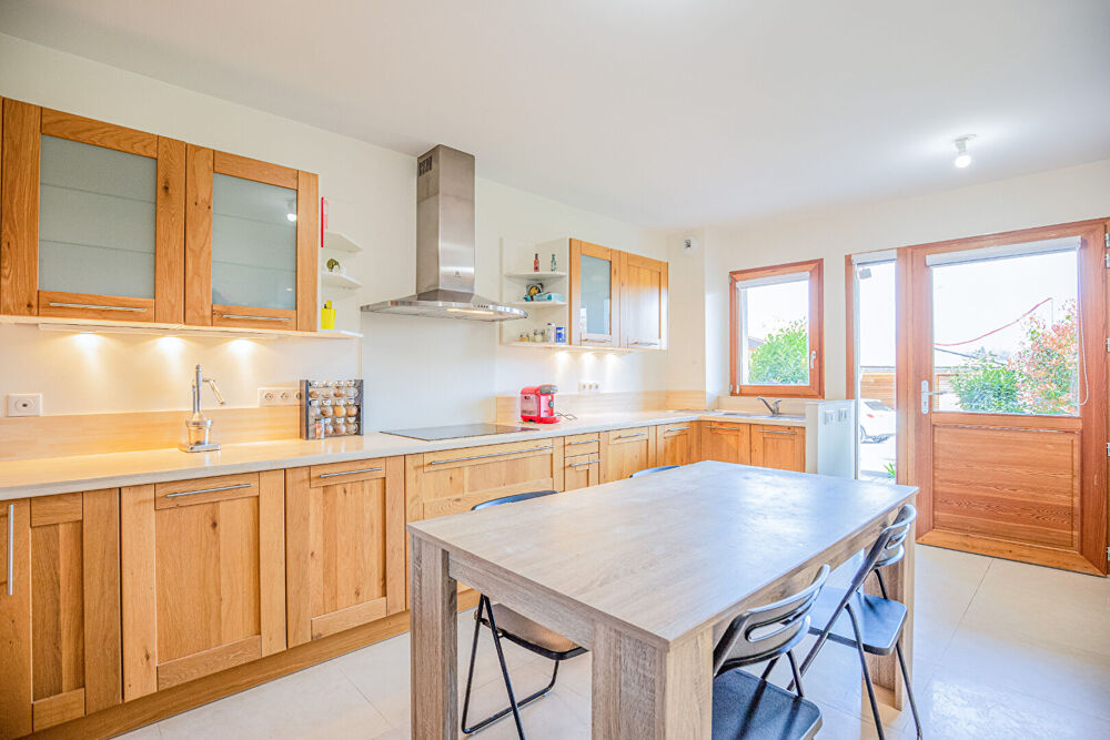 AGENCE IMMOBILIERE LAFORET - EXCLUSIVITE - "CYPRÈS" - POISY - APPARTEMENT REZ-DE-JARDIN T3 de 63,66m² - CAVE - PLACE PRIVATIVE C