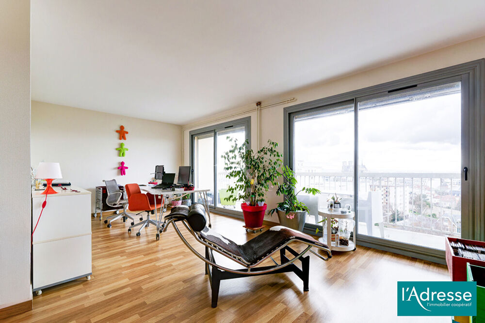 DERNIER ETAGE vue CATHEDRALE