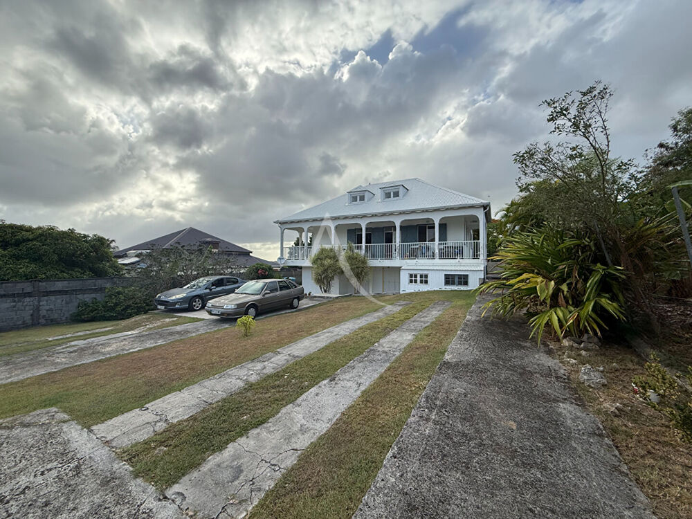 Maison au calme à Saint-François Fort potentiel locatif