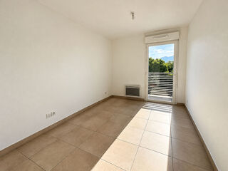  Appartement à louer 3 pièces 1 m²