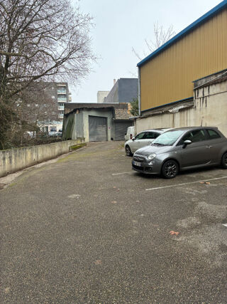  Parking / Garage à louer 12 m²
