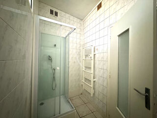  Appartement à louer 2 pièces 64 m²