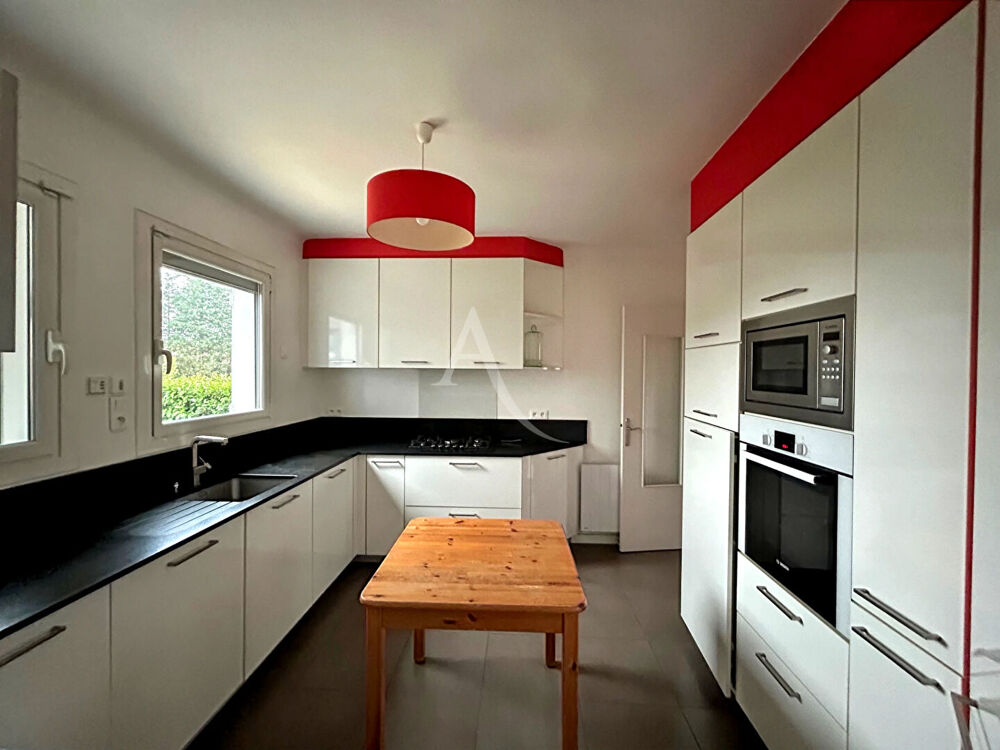 Vente Maison Maison Orvault 8 pièces 177.87 m2 avec studio indépendant et dépendance Orvault