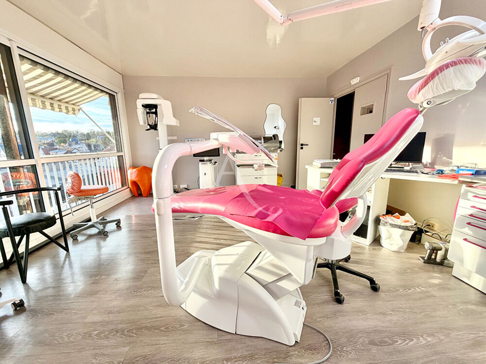   Cabinet dentaire avec 2 fauteuils dans bel appartement 3 pièces Garches