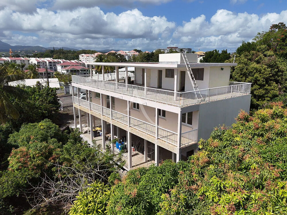 Maison 7 pièces 250 m² · à Le Lamentin · 250 m² · 725 000 €