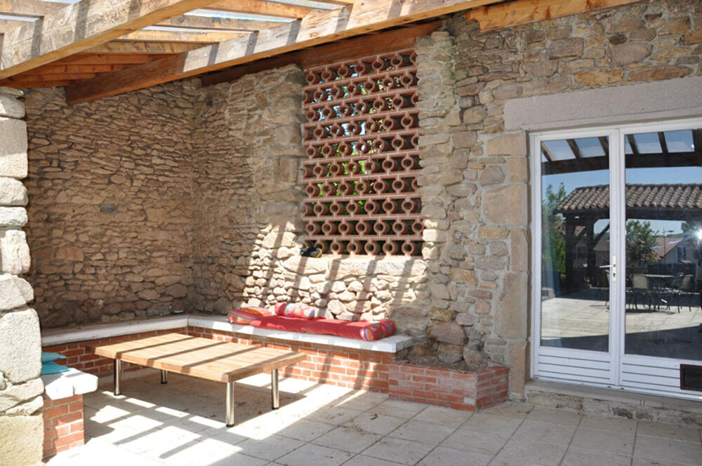 HAUTE VIENNE -maison en pierre exceptionnelle, idéale pour les chambres d'hôtes