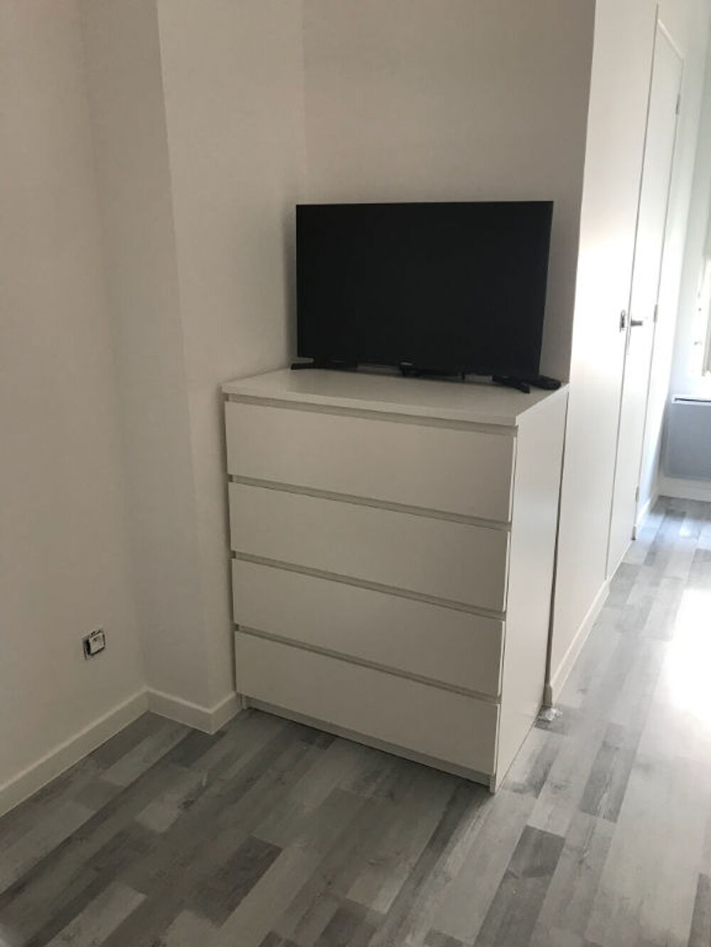 Location Appartement Appartement Paris 20 ème. Studio 11.32 m2 Paris 20