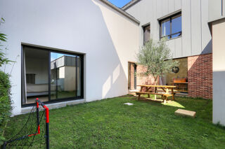  Maison  vendre 8 pices 230 m