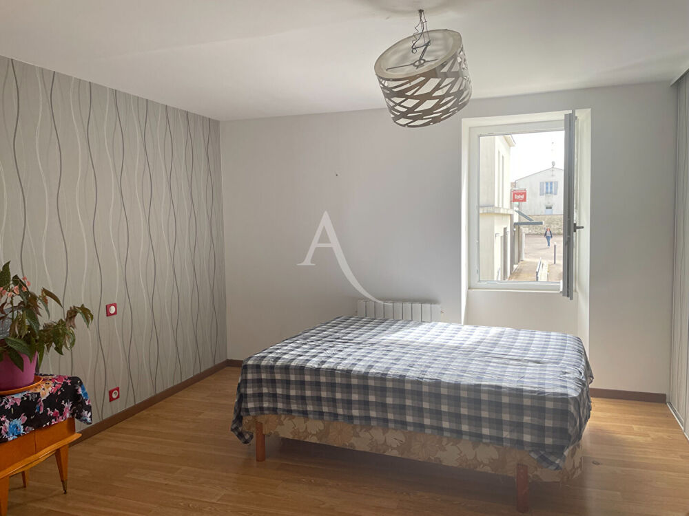 Maison MOUZEUIL ST MARTIN - 6 pièce(s) - 156.5 m2