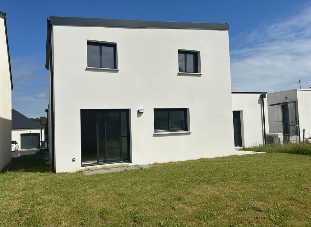 Questembert, maison neuve 118 m², 4 chambres dont 1 au RDC, garage. 1 km des Halles.