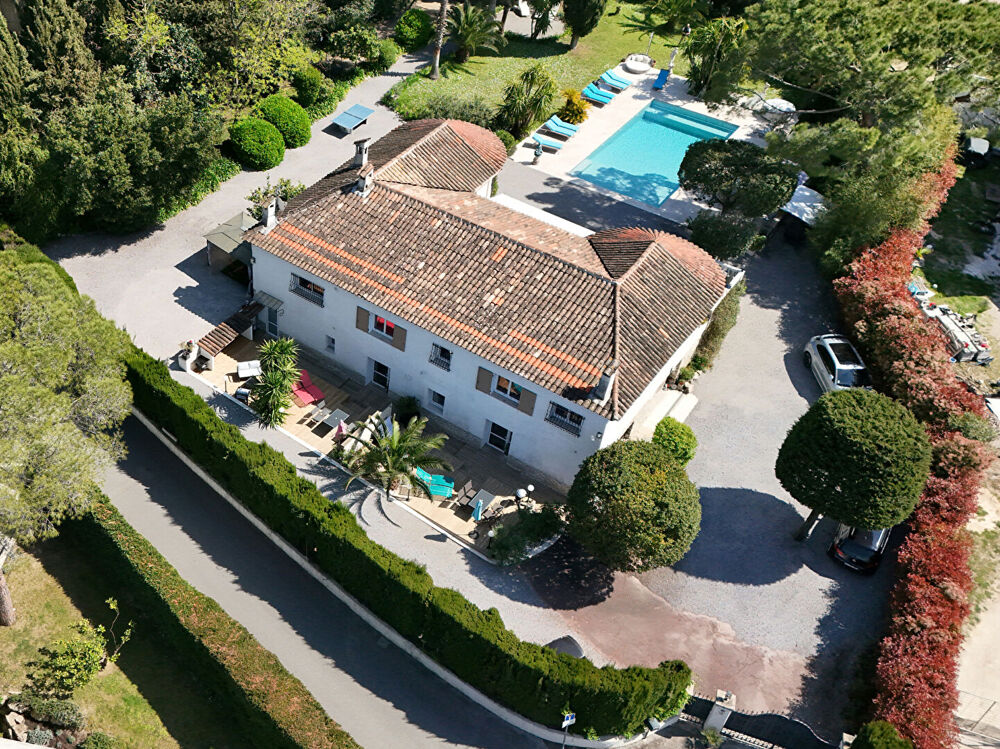 Vente Maison Mougins, Maison de caractère avec piscine 266 m² hab plus dépendances Mougins