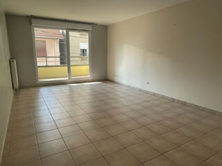  Appartement à louer 3 pièces 81 m²
