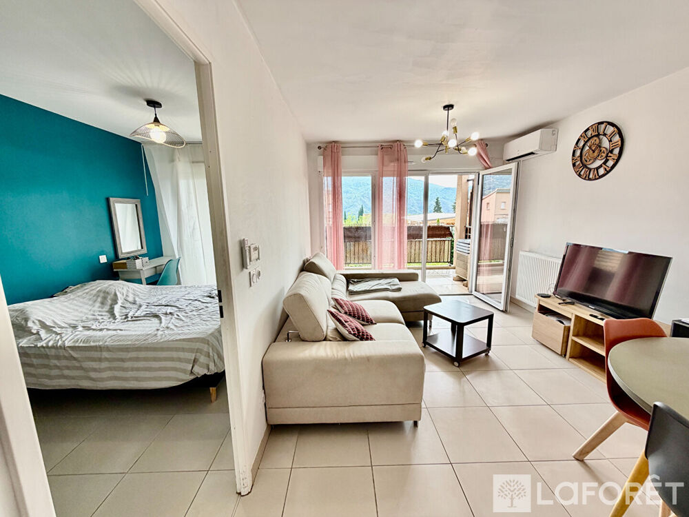 Location Appartement A louer - 2P -dernier étage -   PLANS DE CARROS - 2 PARKINGS en ss Carros