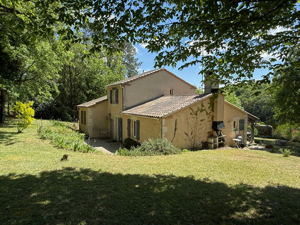 Vente Maison Cahors nord 15mn,  maison  T6 avec dépendance 6 pièce(s) 130 m2 sur 6610m² de terrain. Mechmont