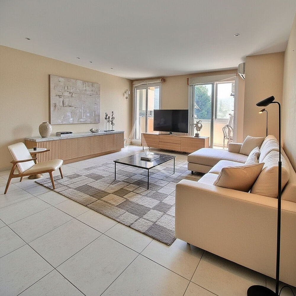 EXCLUSIVITE MARSEILLE 9 - SECTEUR MAZARGUES ? TRAVERSE DU PUITS - APPARTEMENT 2 CHAMBRES - TRAVERSANT - LUMINEUX - CALME ABSOLU