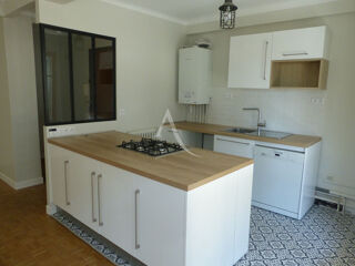  Appartement à louer 4 pièces 74 m²