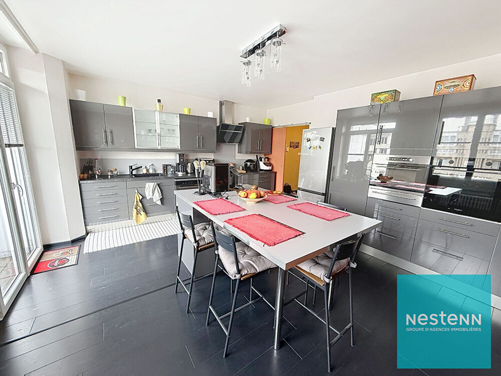 Vente Appartement Type 6 en Dernier étage avec terrasse et garage  118,77 m² rénovés Saint etienne