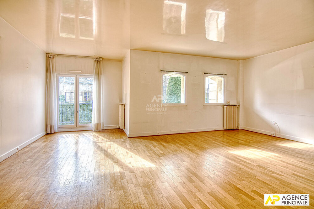 Vente Appartement Versailles Ermitage Appartement traversant 5 pèces 127 m² avec terrasse , 4 caves et 2 places de parking en sous-sol Versailles