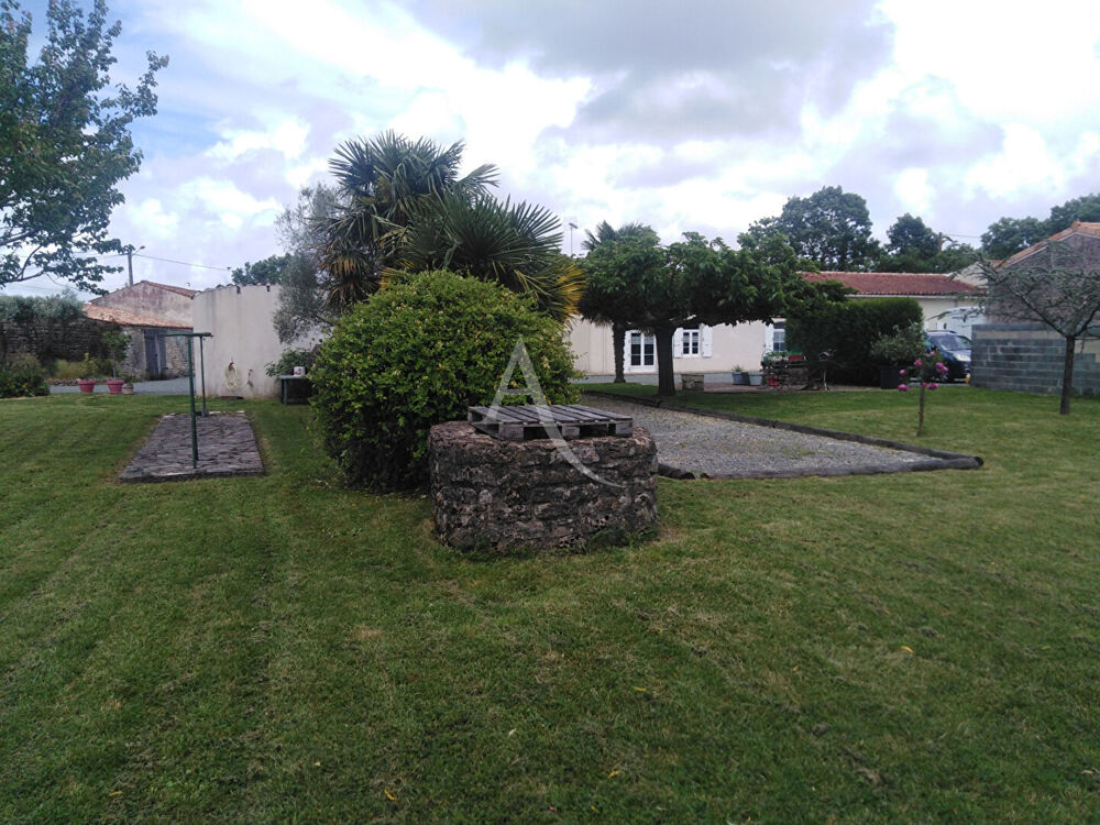 LA GRIPPERIE SAINT SYMPHORIEN : maison T8 (192 m²) en vente