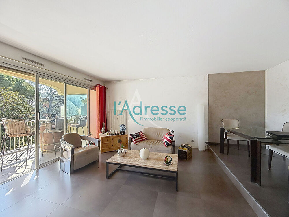 COUP DE COEUR!!! beau 2 pièces de 51 m² en dernier étage avec cave et parking sous-sol !