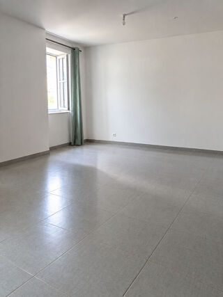  Appartement à louer 2 pièces 45 m²
