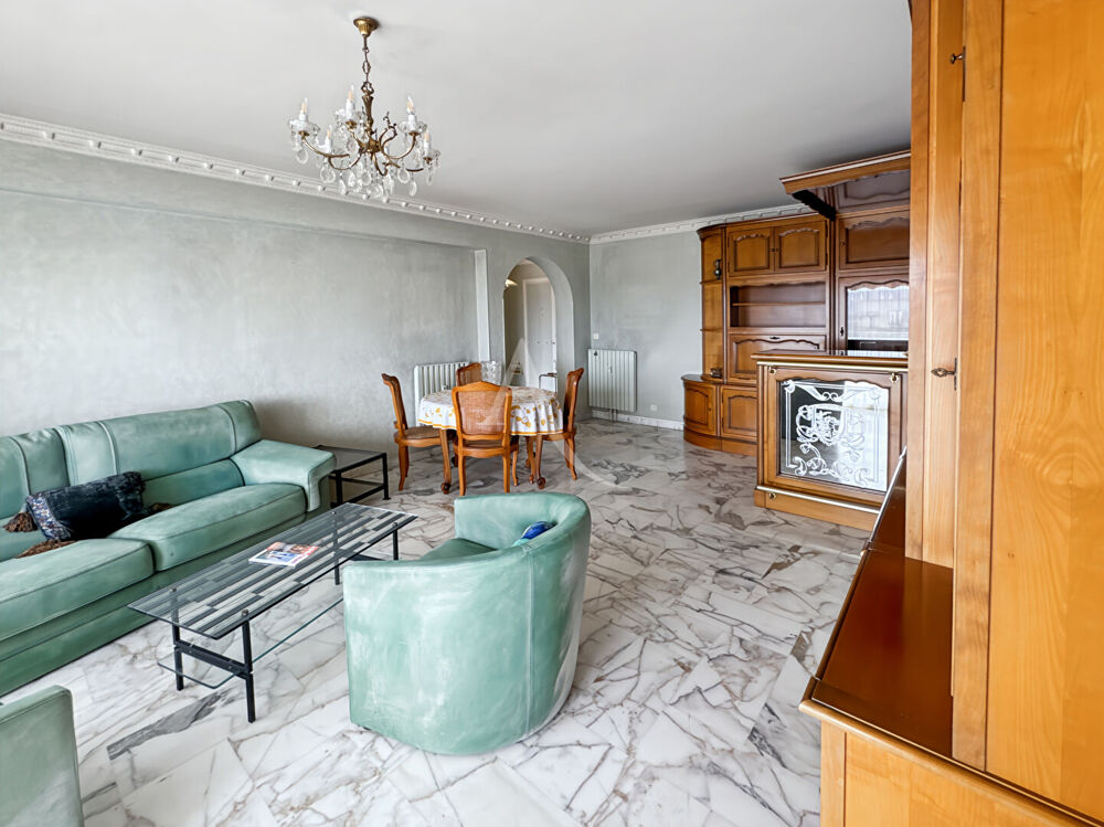 Location Appartement Le Cannet  Secteur Montjoly Appartement 3 pièces de 85,20 m² avec vue dégagée et aperçu mer Le cannet