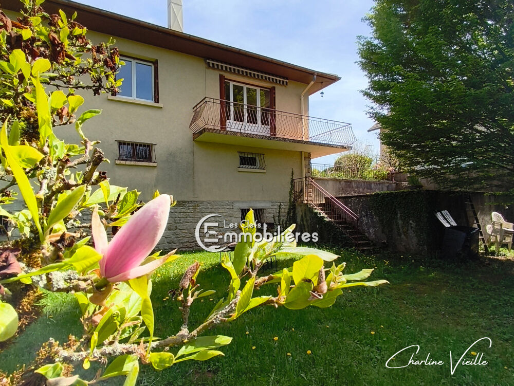 Vente Maison Maison familiale avec grand terrain arboré et potentiel de rénovation Lons le saunier