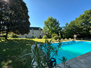  Villa  vendre 10 pices 450 m