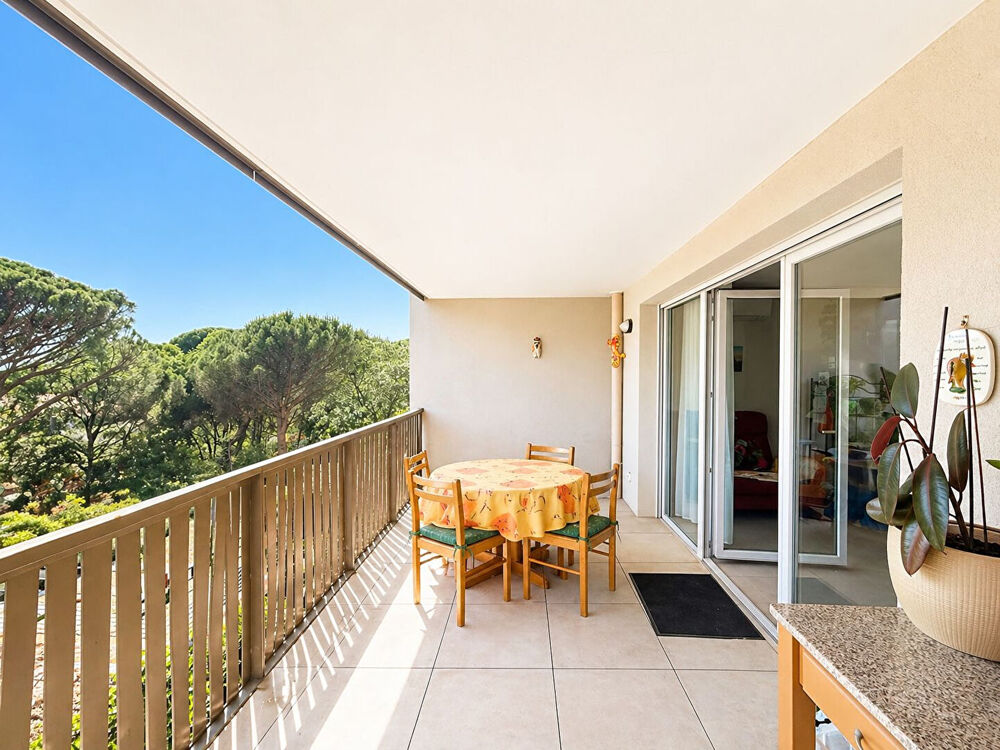 4 pièces récent climatisé avec terrasse & garage double La Tour de Mare
