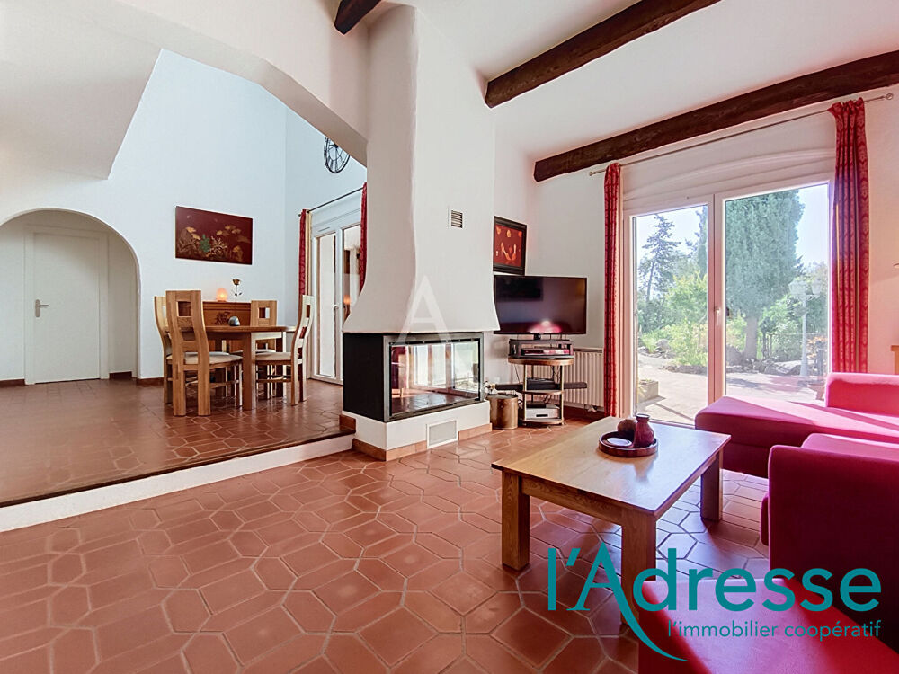 Vente Maison COUP DE COEUR ! Charmante  villa 5 p. 126 m2 avec piscine sur un terrain de 700 m² ! Mandelieu la napoule