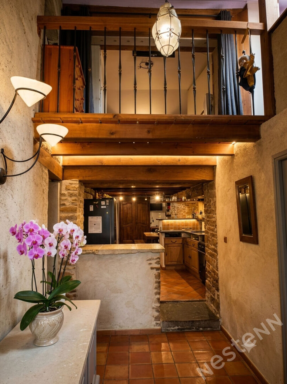 Maison de charme en pierre à Nanton, un havre de paix au coeur du village