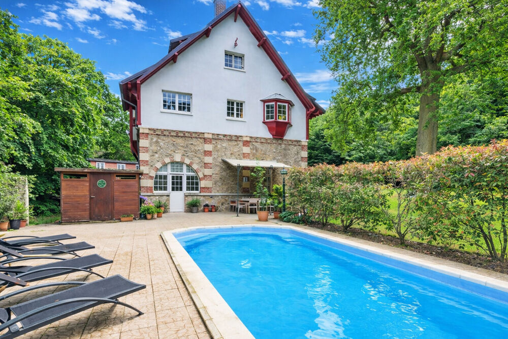 Domaine avec dépendance 412m² utile avec son terrain de 6200m²