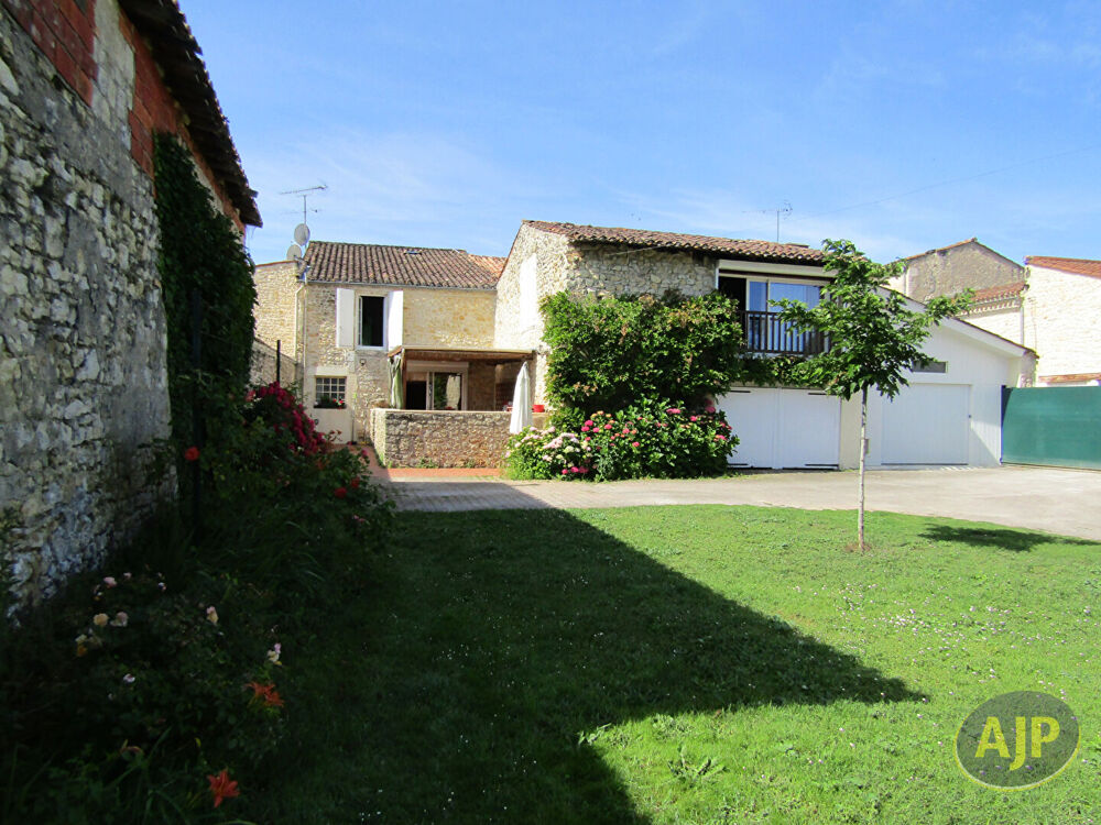 Maison de charme 315m2 avec piscine !