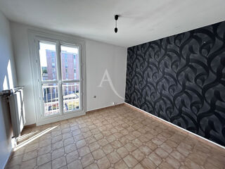  Appartement à louer 4 pièces 76 m²
