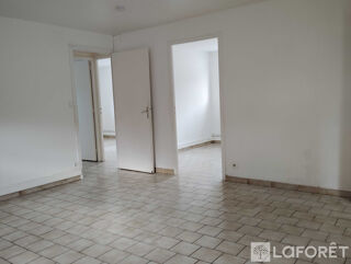  Appartement à louer 3 pièces 90 m²