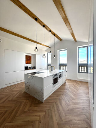  Appartement à vendre 5 pièces 144 m²