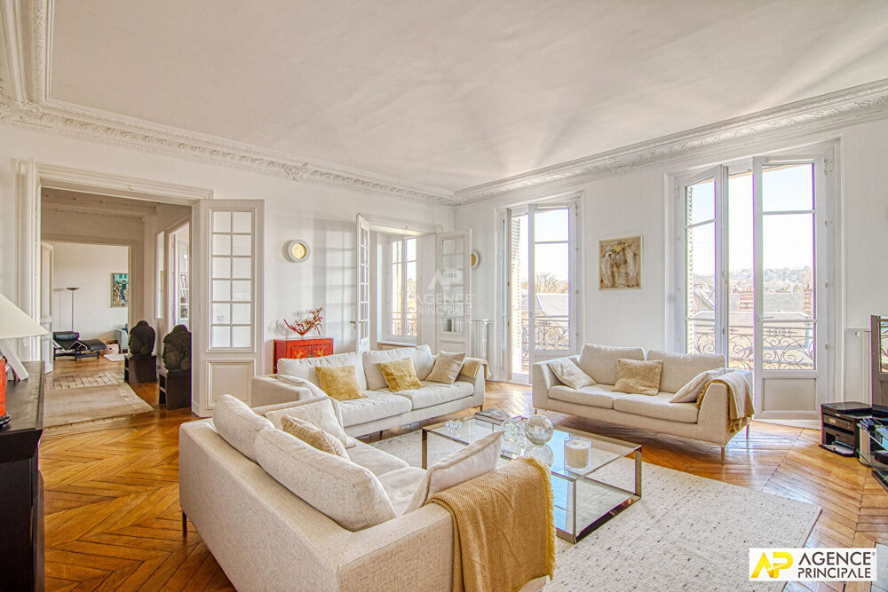 Le Chesnay limite Versailles Rive-Droite Appartement 7 pièces 271 m² carrez situé au 3ème étage d'un immeuble Haussmannien avec