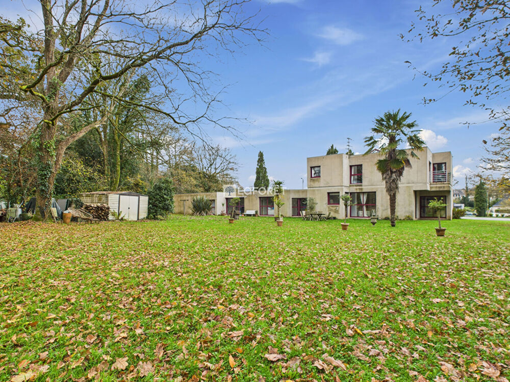 Maison 12 pièces 252 m² · à Scaer · 252 m² · 330 000 €