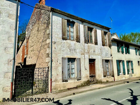   MAISON DE VILLAGE  EN PIERRE AVEC JARDIN A RESTAURER Maison - 4 pièce(s) - 109 m²
