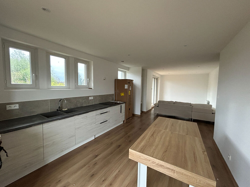 Bel appartement rénové d'environ 83 m² avec balcon