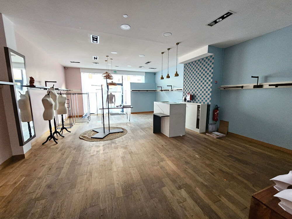   Murs de Boutique - rue Chartraine Evreux
