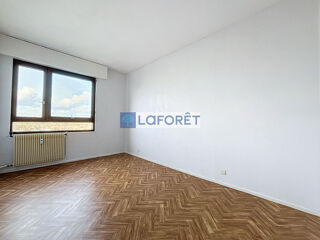  Appartement à louer 4 pièces 101 m²