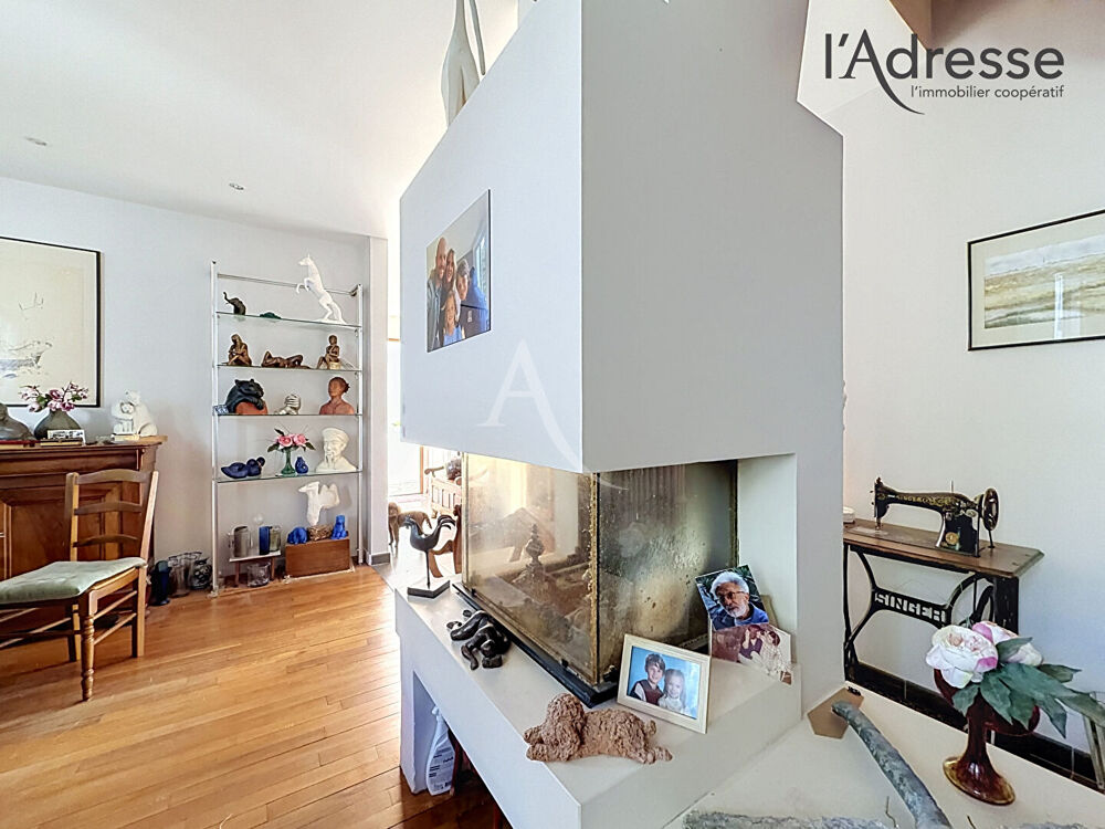 Vente Maison SURESNES MONT-VALÉRIEN  - Meulière de 161m² Carrez 6 pièces avec parcelle de 227m² Suresnes
