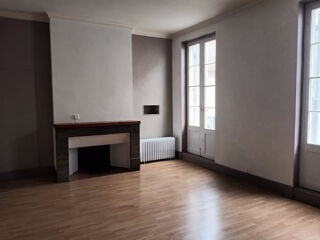  Appartement à louer 3 pièces 77 m²