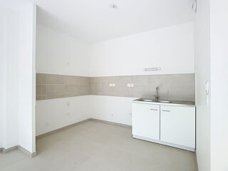  Appartement à louer 3 pièces 73 m²
