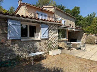 Vente Maison BERGERIE A FAYENCE  DANS UN HAMEAU  3+1pièce(s) 100 m2 avec 60m² de dépendances et très belle piscine Fayence